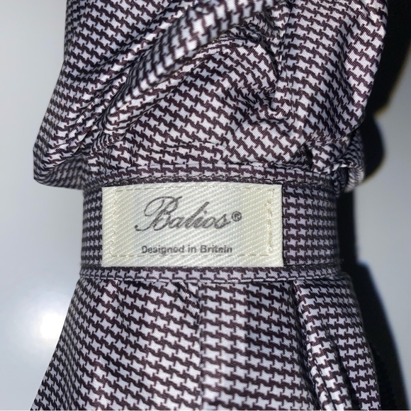 Balios Black and White Checkered Houndstooth Umbrella with Wooden Handle - Picture 6 of 7